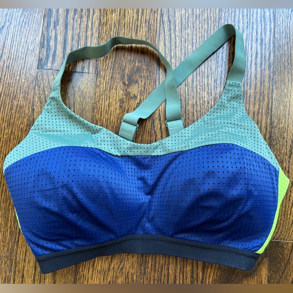 Victoria secret sports bra 34DD
